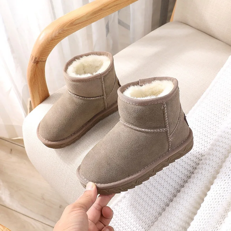 Children's Snow Boots 2025 Winter New Fashiona Girl Shoes Casual Short Ankle Boot Boys Girl Soft Sole Anti Slip Baby Warm Boots
Children's Snow Boots 2025 Winter New Fashiona Girl Shoes Casual Short Ankle Boot Boys Girl Soft Sole Anti Slip Baby Warm Boots