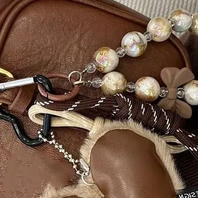 Cute Maillard Style Y2k Cute Leather Heart Shaped Bag Charm Braided Rope Beaded Phone Buckle Pendant Teenage Rucksack Charm Gift
Cute Maillard Style Y2k Cute Leather Heart Shaped Bag Charm Braided Rope Beaded Phone Buckle Pendant Teenage Rucksack Charm Gift