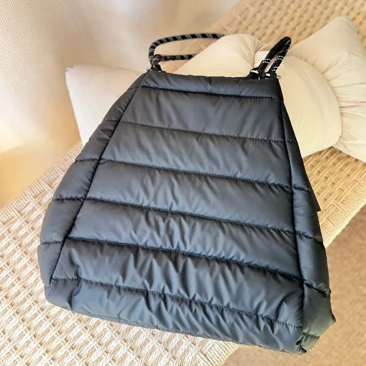 Large Capacity Waterproof Outdoor Lightweight Commuter Minimalist Transformable Tote Bucket Bag Unisex Magnetic Closure
Large Capacity Waterproof Outdoor Lightweight Commuter Minimalist Transformable Tote Bucket Bag Unisex Magnetic Closure