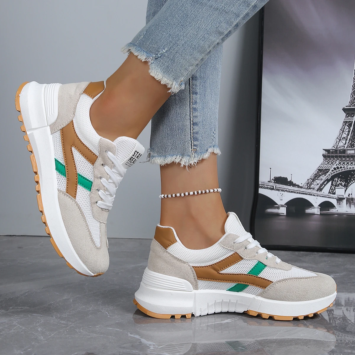Women's 2026 New Mesh Breathable Casual Large Size Sports Shoes Spring and Autumn Thick Sole Anti-Slip Comfortable Running Shoes
Women's 2026 New Mesh Breathable Casual Large Size Sports Shoes Spring and Autumn Thick Sole Anti-Slip Comfortable Running Shoes
