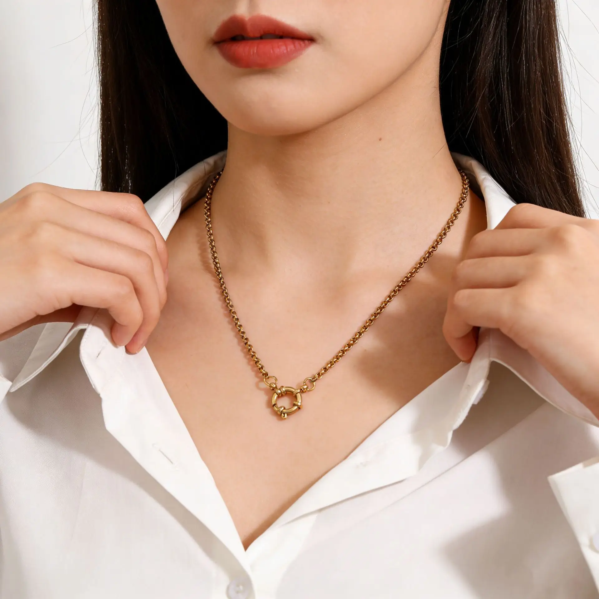 Coranda stainless steel plated 18K gold necklace with openable bubble buckle fashionable necklace women's jewelry gift
Coranda stainless steel plated 18K gold necklace with openable bubble buckle fashionable necklace women's jewelry gift