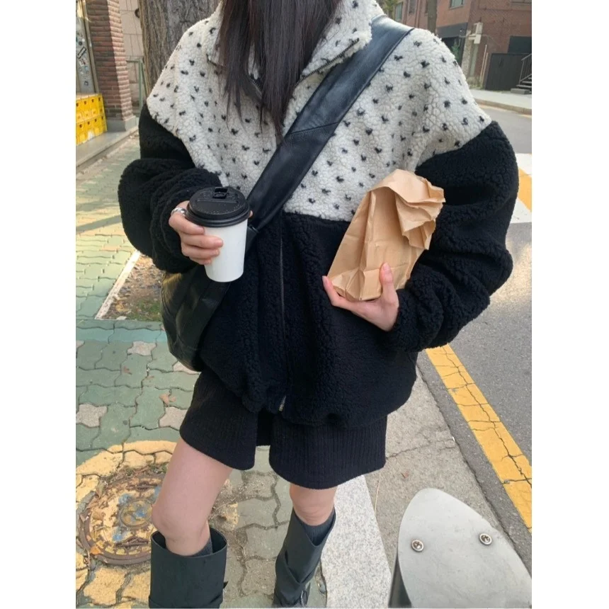 Chic Oversized Lazy Sle College Coat Warm Fce Patchwork Color Women's Winter Personali Top Outerwear Streetwear
Chic Oversized Lazy Sle College Coat Warm Fce Patchwork Color Women's Winter Personali Top Outerwear Streetwear