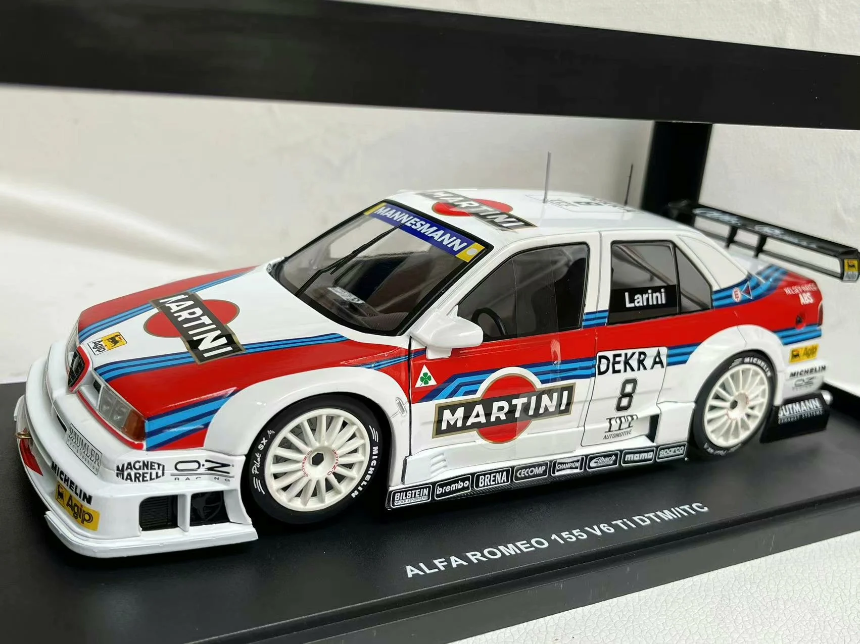 Diecast WERK83 1/18 Scale ALFA ROMEO 1995 #8 Alfa Romeo Racing Alloy Car Model Collectible Toy Gift Souvenir Display Ornament
Diecast WERK83 1/18 Scale ALFA ROMEO 1995 #8 Alfa Romeo Racing Alloy Car Model Collectible Toy Gift Souvenir Display Ornament
