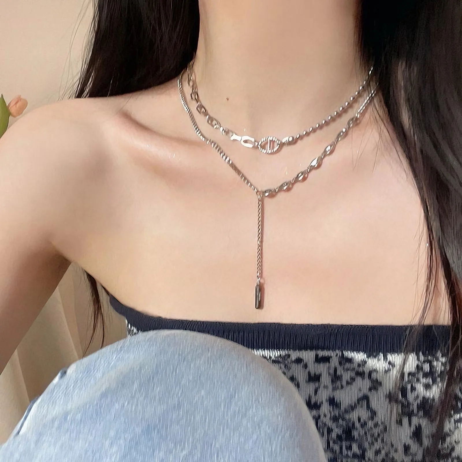 Light luxury fringed chain sweater necklace women's hip-hop design sense simple temperament collarbone chain accessories
Light luxury fringed chain sweater necklace women's hip-hop design sense simple temperament collarbone chain accessories