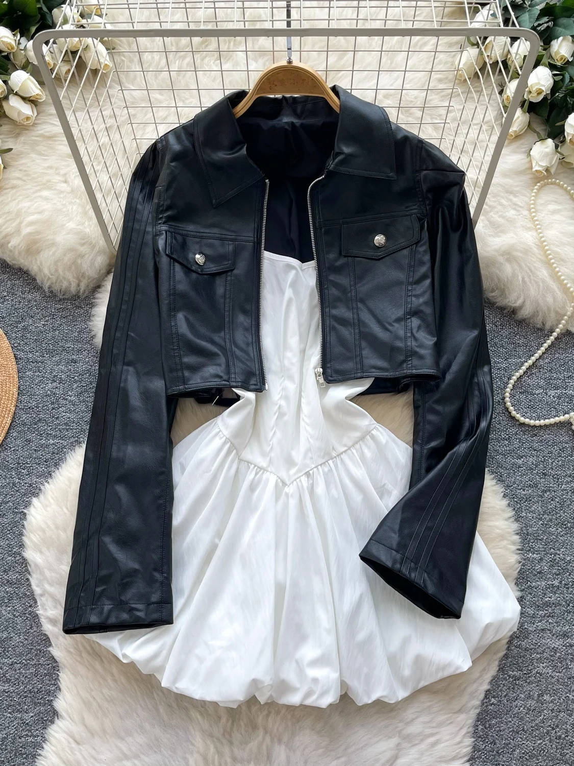 Salt Series Short Leather Jacket Women's Fashion Slim Fit Motorcycle Style Two-Piece Set Commute Wind Autumn Seasonal Outfit
Salt Series Short Leather Jacket Women's Fashion Slim Fit Motorcycle Style Two-Piece Set Commute Wind Autumn Seasonal Outfit
