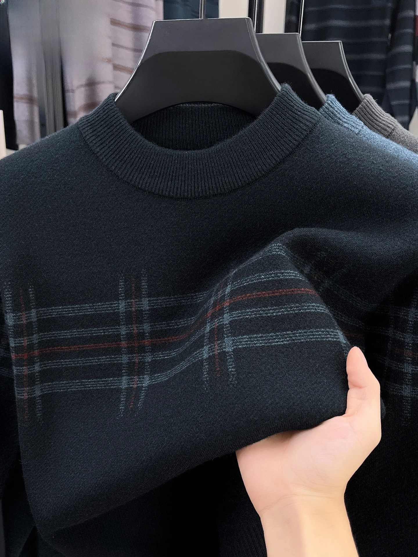 Теплый вязаный шерстяной свитер с высоким воротником для мужчин: модная зимняя одежда, удобная, дышащая, повседневная
Теплый вязаный шерстяной свитер с высоким воротником для мужчин: модная зимняя одежда, удобная, дышащая, повседневная