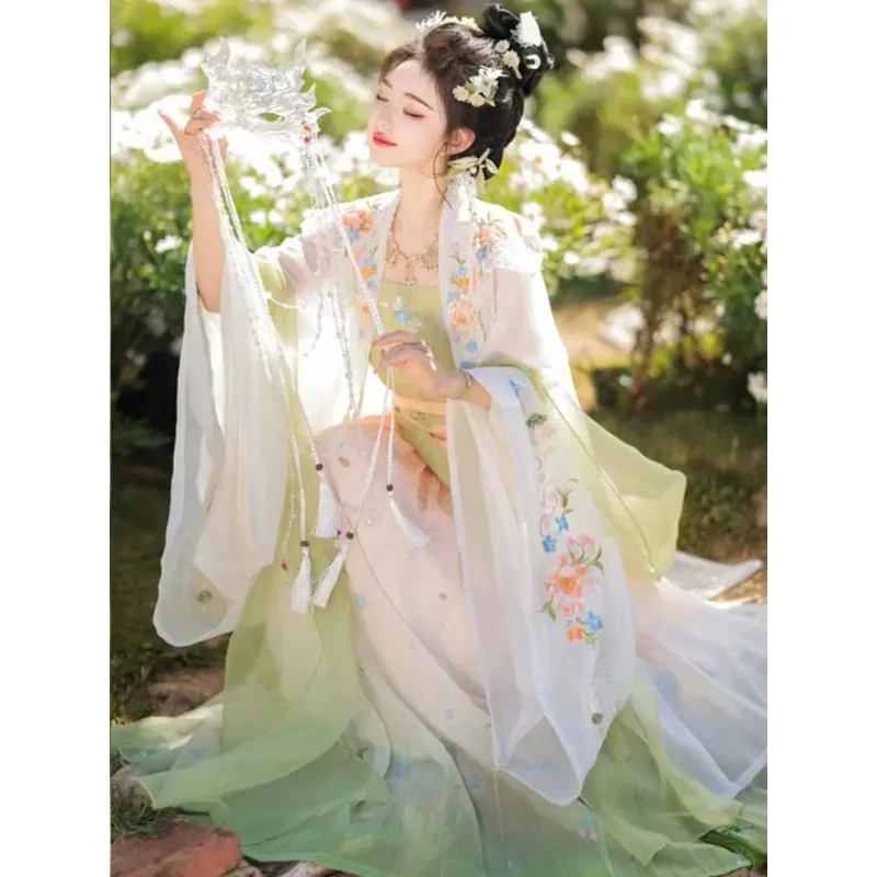 Ladies gradually change embroidered Hanfu, Song Dynasty style, party-specific traditional clothing
Ladies gradually change embroidered Hanfu, Song Dynasty style, party-specific traditional clothing