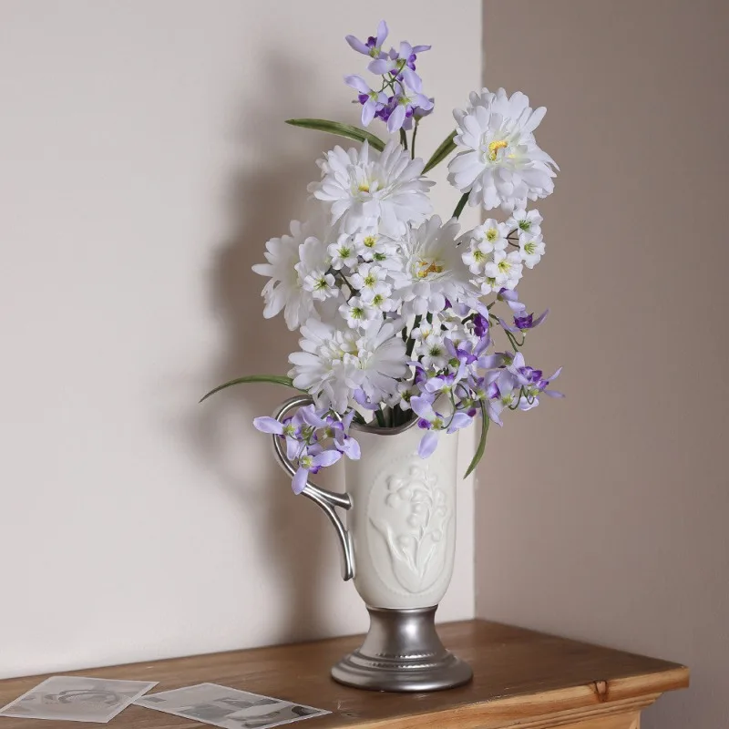 Керамическая ваза с лилией, элитные украшения для дома в стиле середины века, французские легкие роскошные украшения
Керамическая ваза с лилией, элитные украшения для дома в стиле середины века, французские легкие роскошные украшения