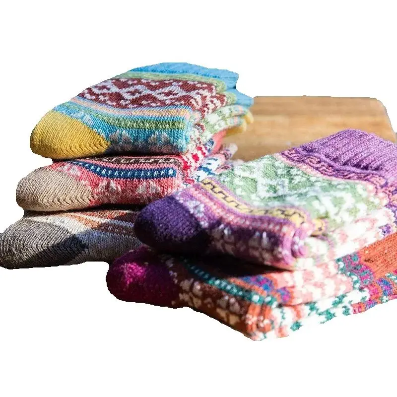 Осенне-зимние утепленные женские шерстяные носки крупной вязки с узором «Крест-цветок»
Осенне-зимние утепленные женские шерстяные носки крупной вязки с узором «Крест-цветок»