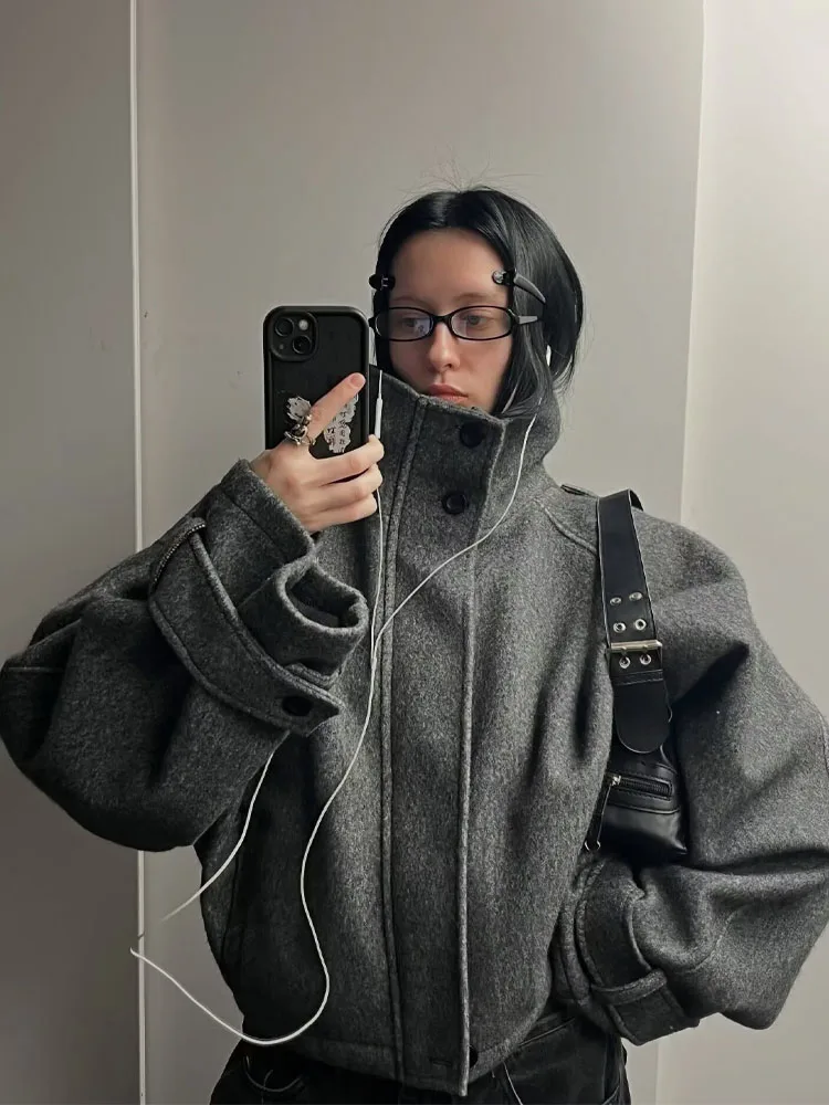 HH женское однобортное короткое пальто с высоким воротником и карманами на молнии, женская модная свободная уличная куртка с длинными рукавами
HH женское однобортное короткое пальто с высоким воротником и карманами на молнии, женская модная свободная уличная куртка с длинными рукавами