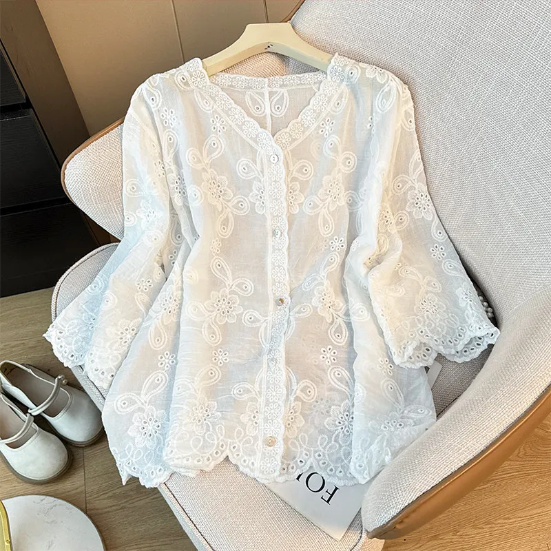 Embroidery Flower White Shirt for Women 2026 Spring Three-quarter Sleeve Hollow Out Tops Temperament Single Breasted Coat
Embroidery Flower White Shirt for Women 2026 Spring Three-quarter Sleeve Hollow Out Tops Temperament Single Breasted Coat
