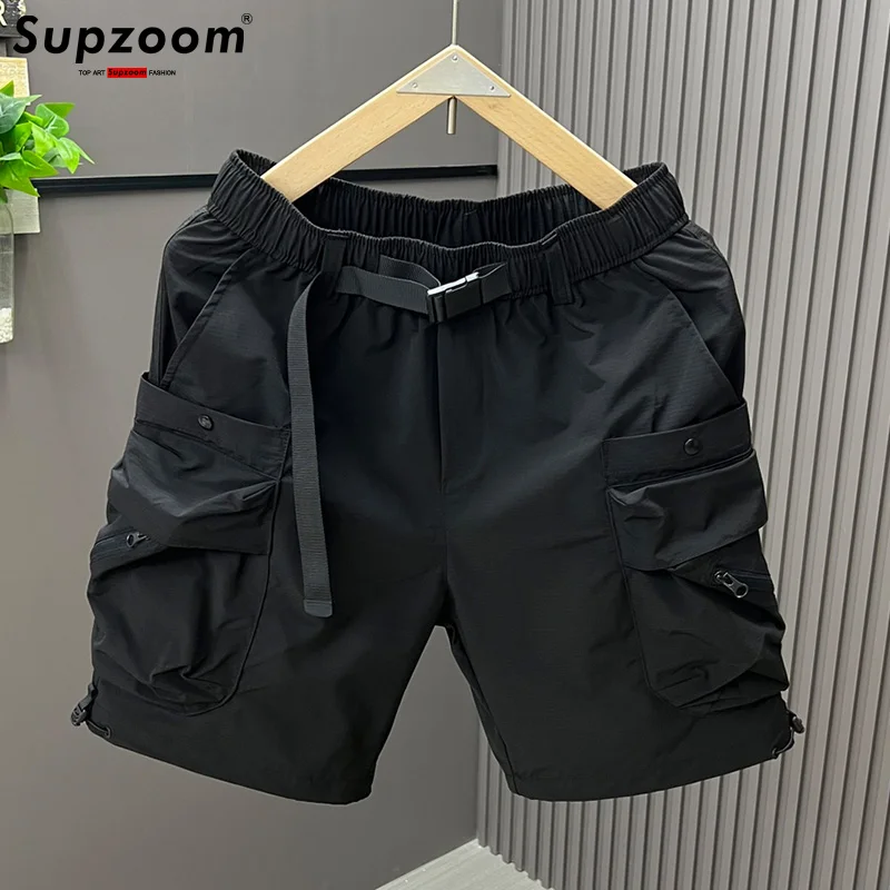 Supzoom Новое поступление, модные летние свободные повседневные шорты с поясом, модные уличные шорты с карманами, персонализированные мужские шорты
Supzoom Новое поступление, модные летние свободные повседневные шорты с поясом, модные уличные шорты с карманами, персонализированные мужские шорты