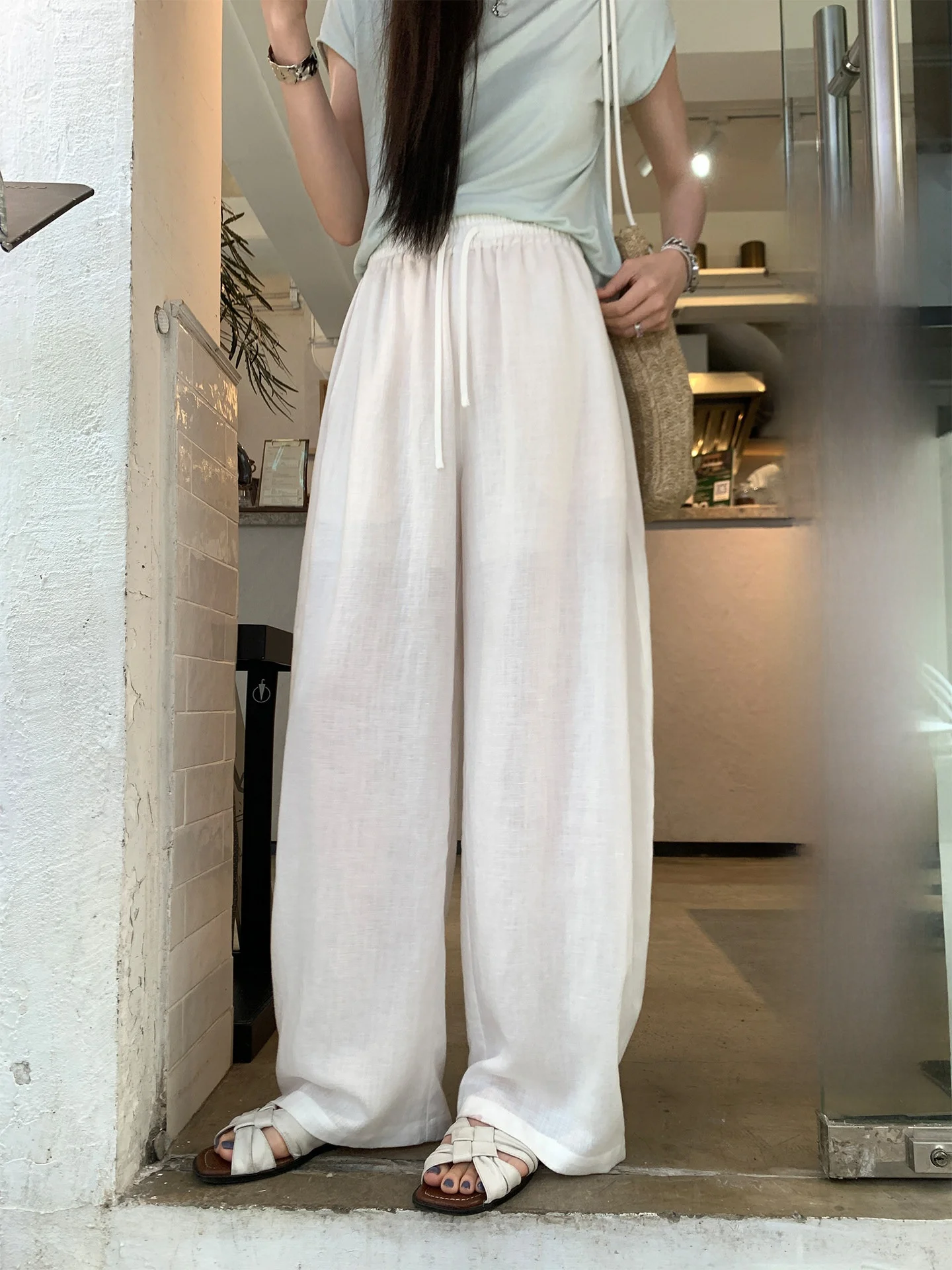 Aboutpoem High Waist Relaxed Fit Casual Pants Women Summer White Lenzing Lyocell Fabric Cotton Inner Pocket Wide Leg Pants
Aboutpoem High Waist Relaxed Fit Casual Pants Women Summer White Lenzing Lyocell Fabric Cotton Inner Pocket Wide Leg Pants