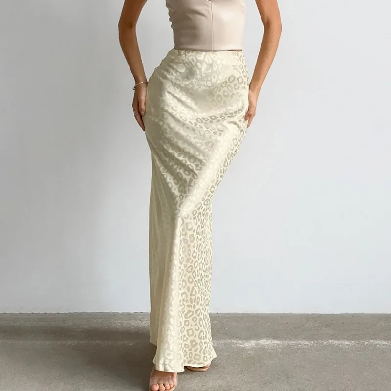 2024 Summer Women's Sexy Leopard Printed Satin Mermaid Skirt Temperament Commuting New Fashion Female High Waist Elegant Skirts
2024 Summer Women's Sexy Leopard Printed Satin Mermaid Skirt Temperament Commuting New Fashion Female High Waist Elegant Skirts