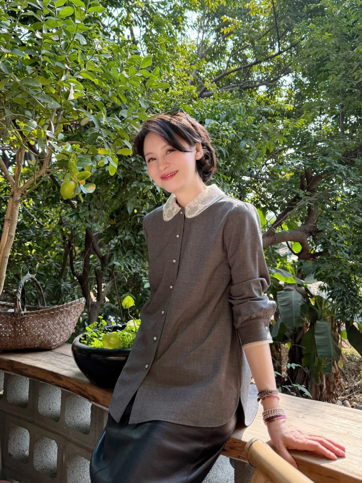 Ele Retro Peter Pan Collar Long Sve Embroidered Lace irt H Version Clean Fit Polyester Viscose Spandex Blend Women's...
Ele Retro Peter Pan Collar Long Sve Embroidered Lace irt H Version Clean Fit Polyester Viscose Spandex Blend Women's...