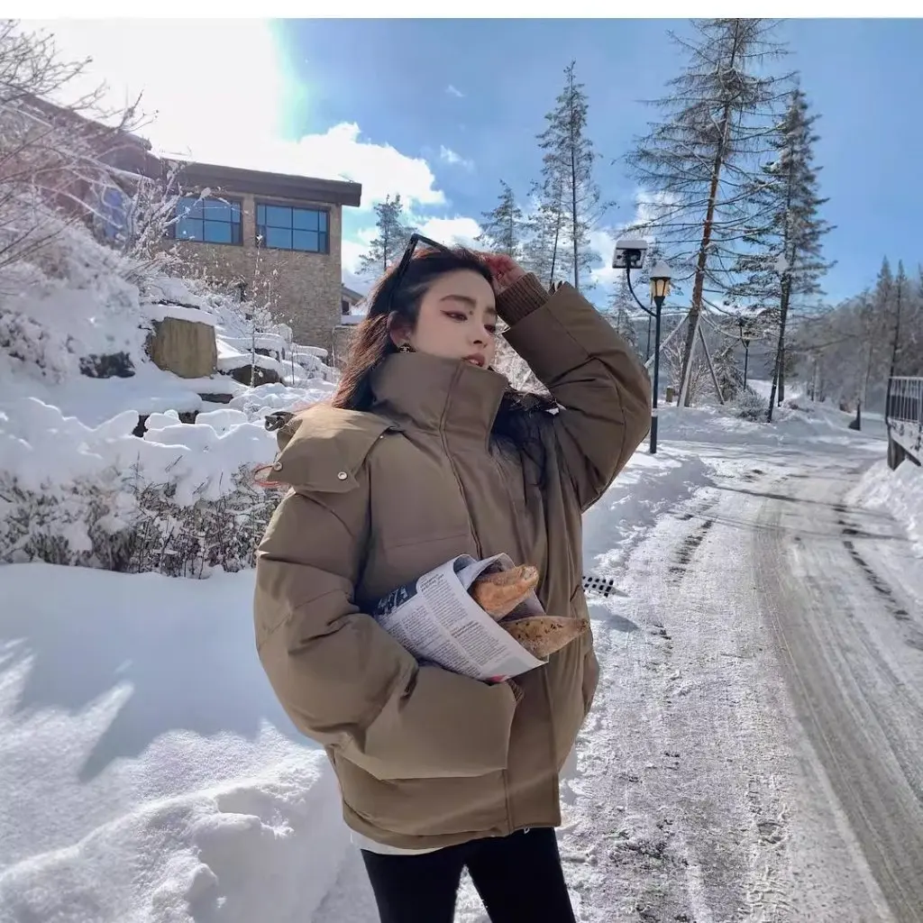 Gray Heart Short Cotton Coat for Men And Women Couple Bread Style Winter Outerwear Niche Design New
Gray Heart Short Cotton Coat for Men And Women Couple Bread Style Winter Outerwear Niche Design New