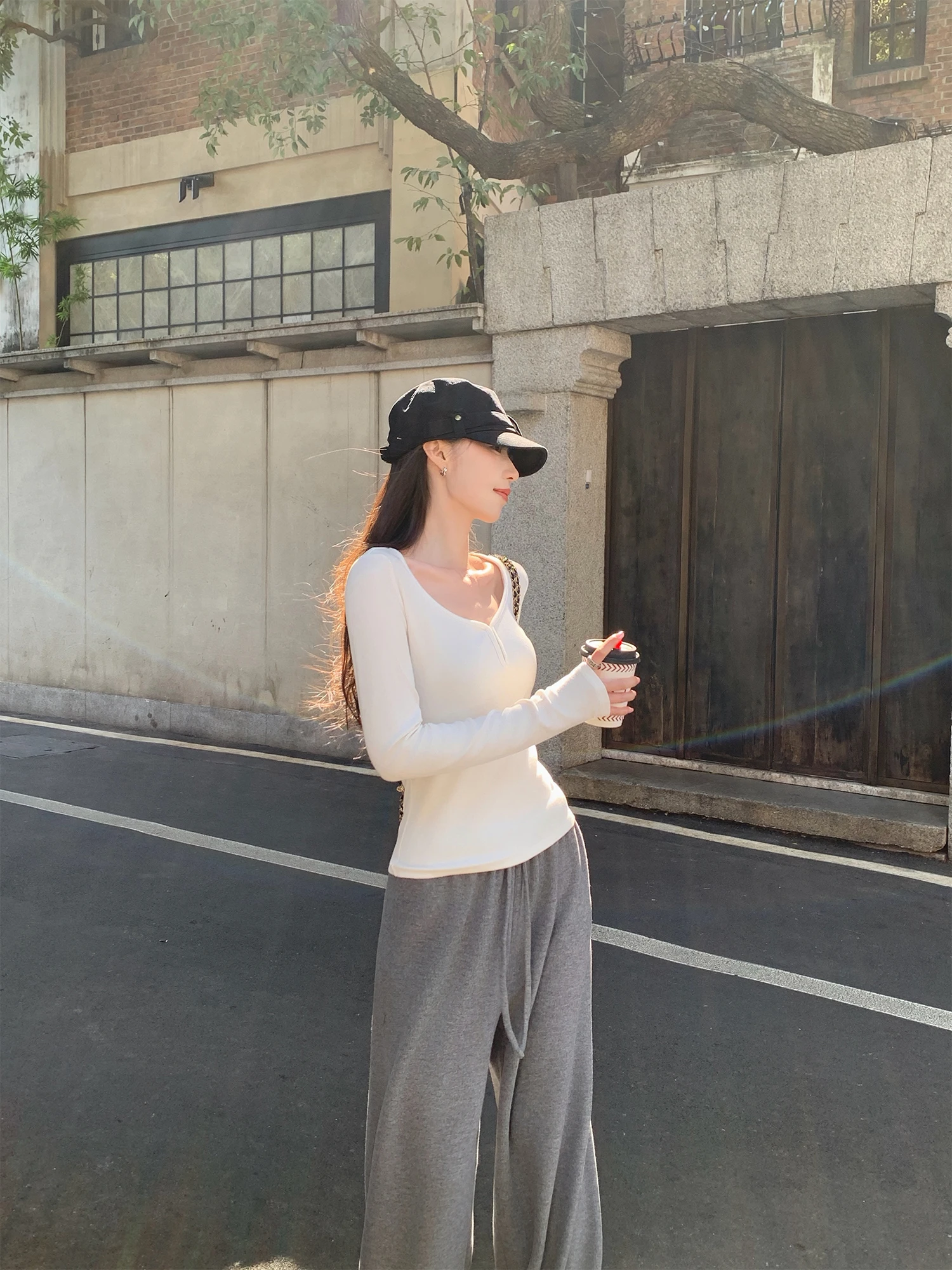 Женская дышащая футболка Nuomici Early Spring с длинным рукавом, U-образным вырезом, облегающая, для повседневной носки, базовая модель
Женская дышащая футболка Nuomici Early Spring с длинным рукавом, U-образным вырезом, облегающая, для повседневной носки, базовая модель