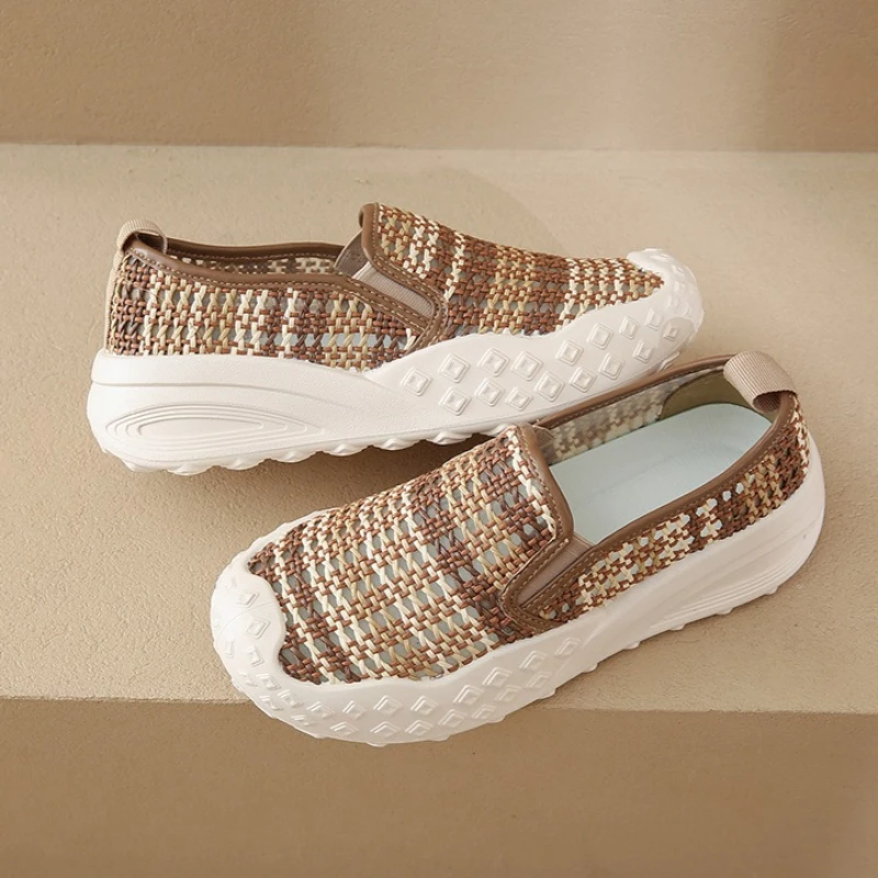Spring New Shoes for Women Flat Shoes Breathable Hollow Out Casual Shoes Girl Concise Slip-on Sandals
Spring New Shoes for Women Flat Shoes Breathable Hollow Out Casual Shoes Girl Concise Slip-on Sandals