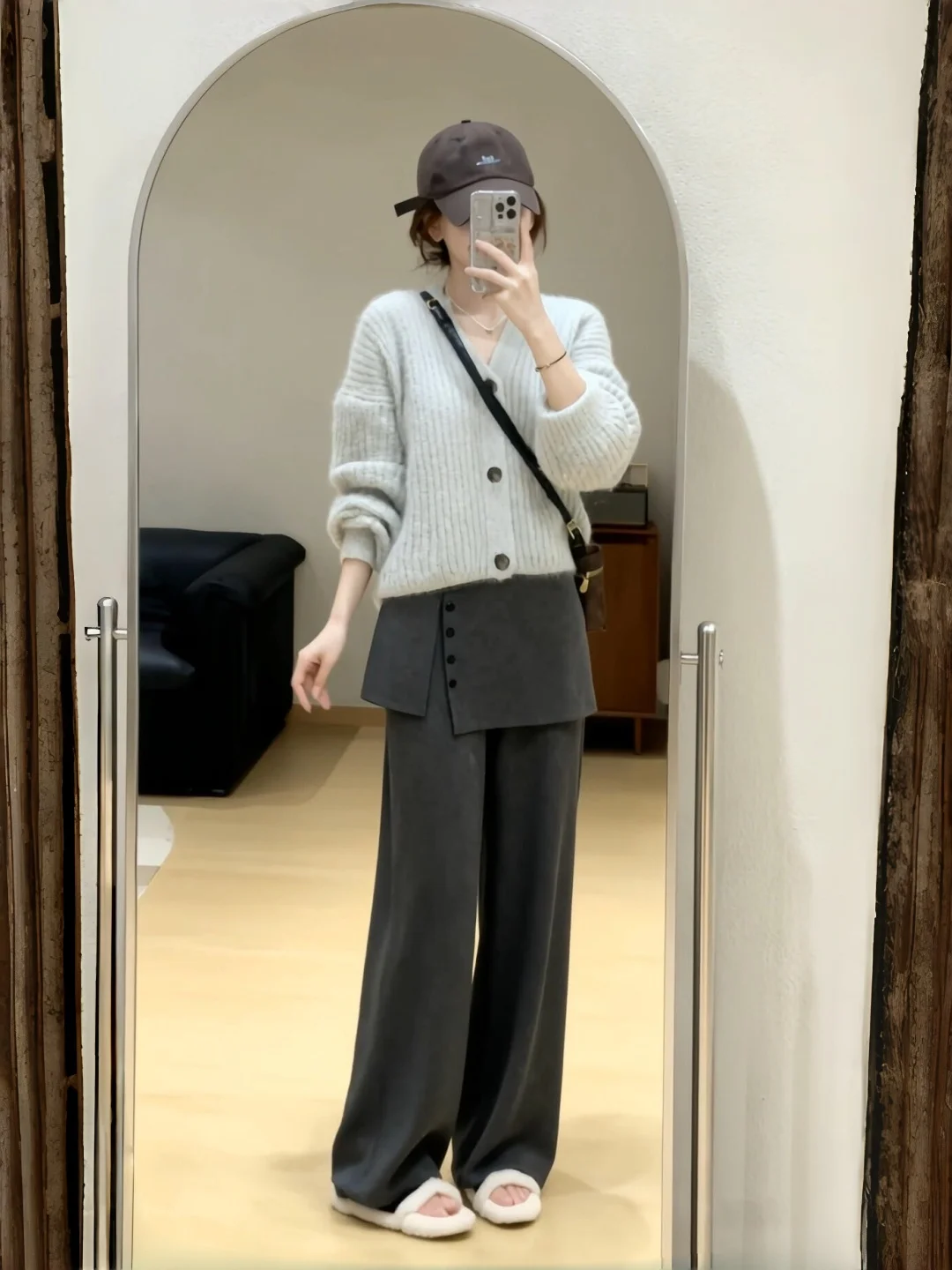 Широкие брюки с подкладкой для женщин, осенне-зимние повседневные брюки, корейский стиль, высокая талия, свободный крой, прямые штанины
Широкие брюки с подкладкой для женщин, осенне-зимние повседневные брюки, корейский стиль, высокая талия, свободный крой, прямые штанины