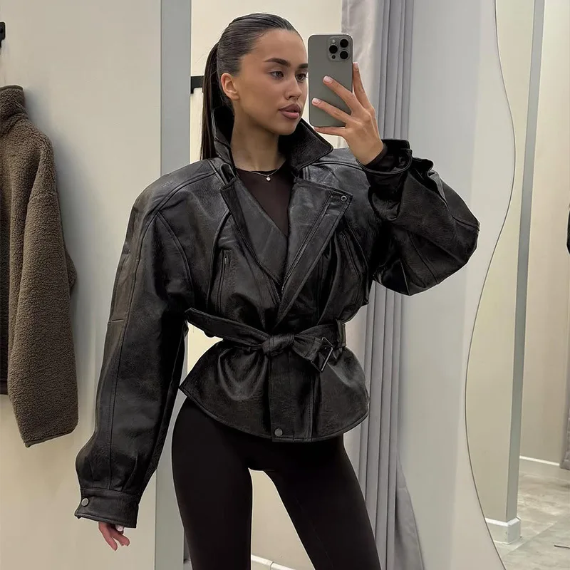 2025Новинка весны и осени в европейском и американском стиле, элегантный отложной воротник, короткий мотоциклетный однотонный кожаный джемпер на шнуровке
2025Новинка весны и осени в европейском и американском стиле, элегантный отложной воротник, короткий мотоциклетный однотонный кожаный джемпер на шнуровке