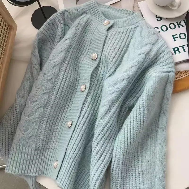 New 2025 Autumn Korean knitting Sweater Cardigan Women Single breasting Long Sleeve Casual Sweater Ladies Warm Knit Sweater Lady
New 2025 Autumn Korean knitting Sweater Cardigan Women Single breasting Long Sleeve Casual Sweater Ladies Warm Knit Sweater Lady