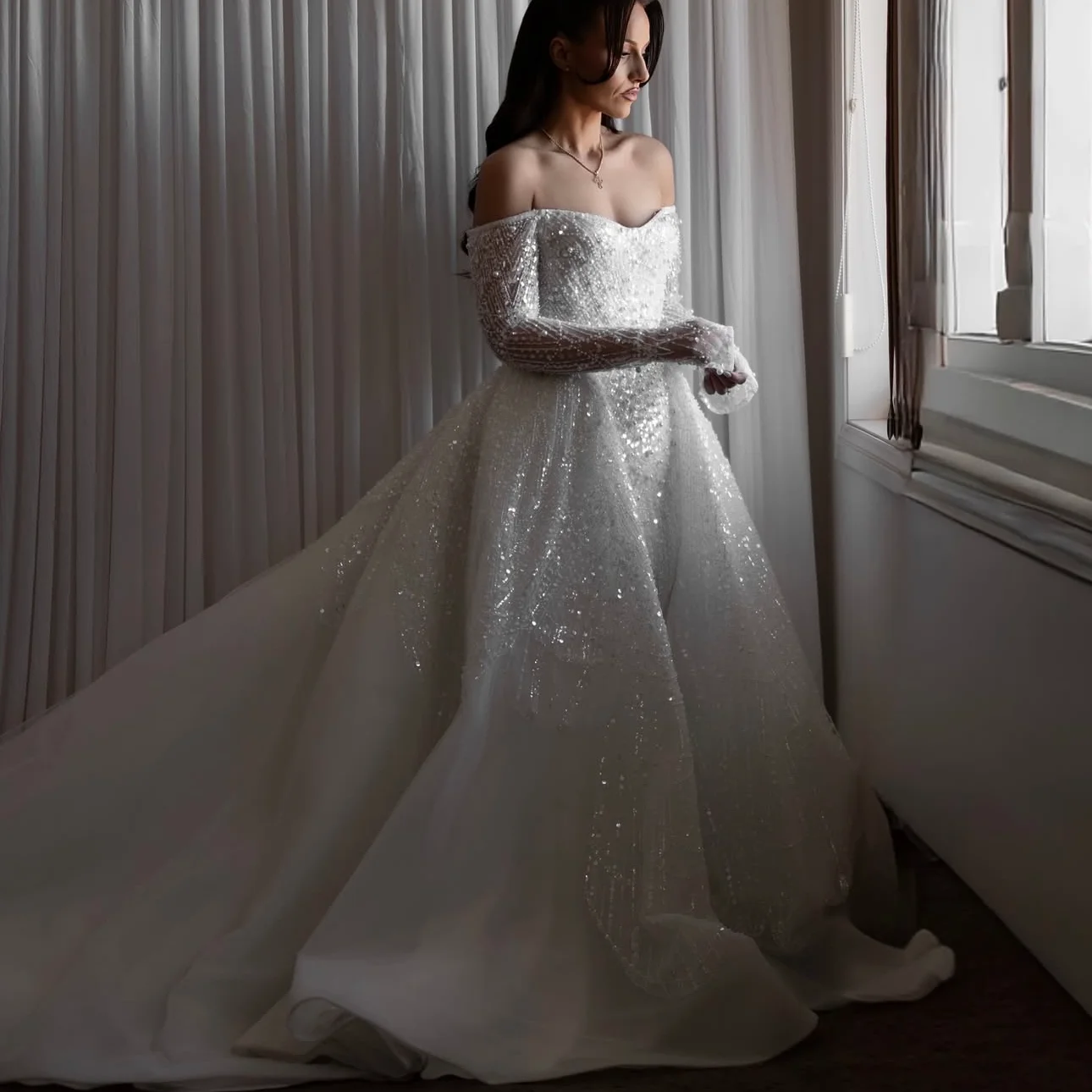 Customized Ball Gown Wedding Dress Long Sleeve Beading Chapel Train Princess Bride Vestido De Novia
Customized Ball Gown Wedding Dress Long Sleeve Beading Chapel Train Princess Bride Vestido De Novia