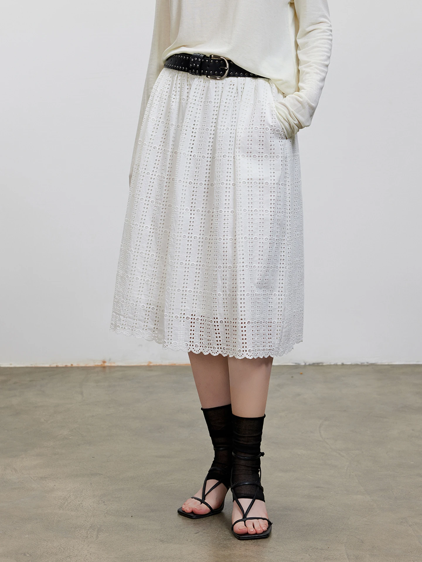 Elegant Hollow out Embroidered Pure Color Skirt White Heavy Embroidery Skirt Nordic Autumn Winter New Arrival Wome...
Elegant Hollow out Embroidered Pure Color Skirt White Heavy Embroidery Skirt Nordic Autumn Winter New Arrival Wome...