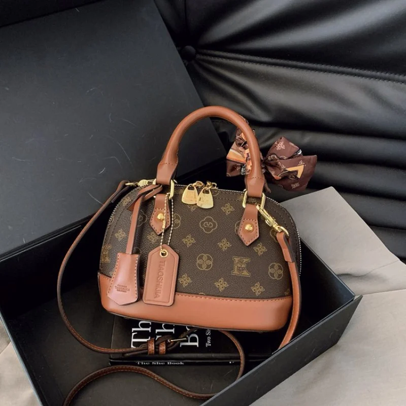 Women PU Leather Satchel Bag with Lock Closure Classic Design Suitable for Work Office and Special Occasions
Women PU Leather Satchel Bag with Lock Closure Classic Design Suitable for Work Office and Special Occasions