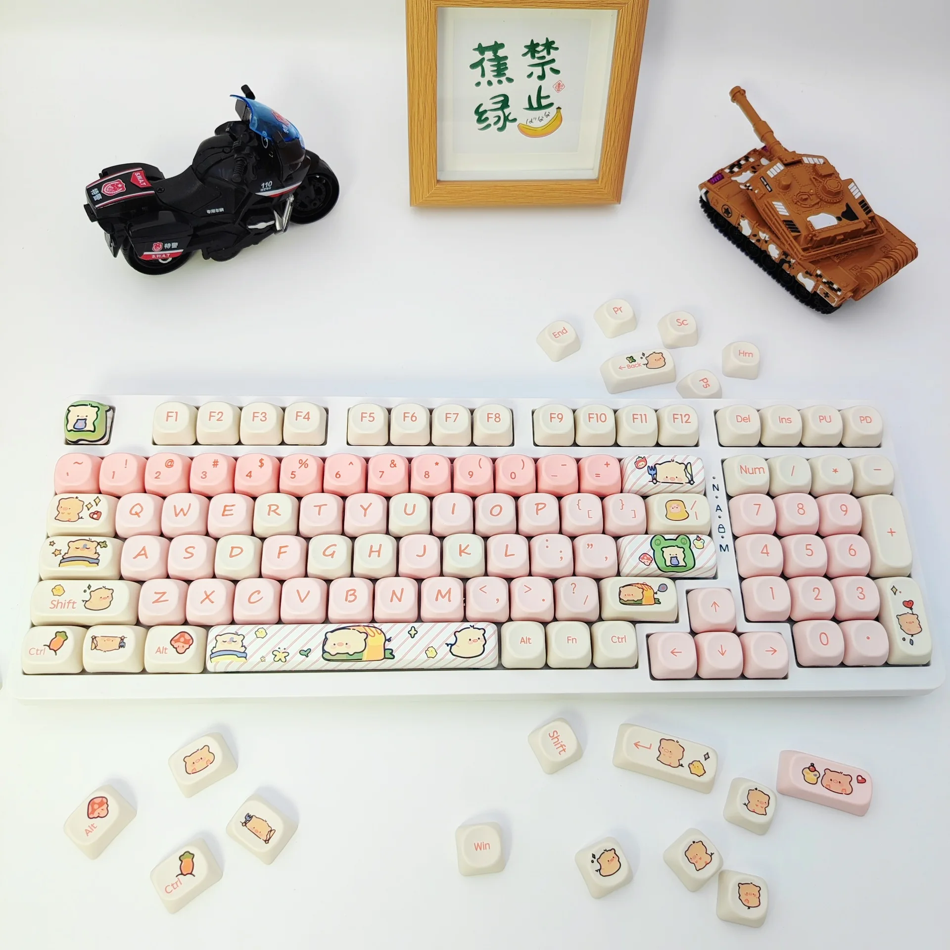 Pink piggy keycap MOA height PBT sublimation keycap, suitable for mechanical cross shaft, 6.25 space personality
Pink piggy keycap MOA height PBT sublimation keycap, suitable for mechanical cross shaft, 6.25 space personality