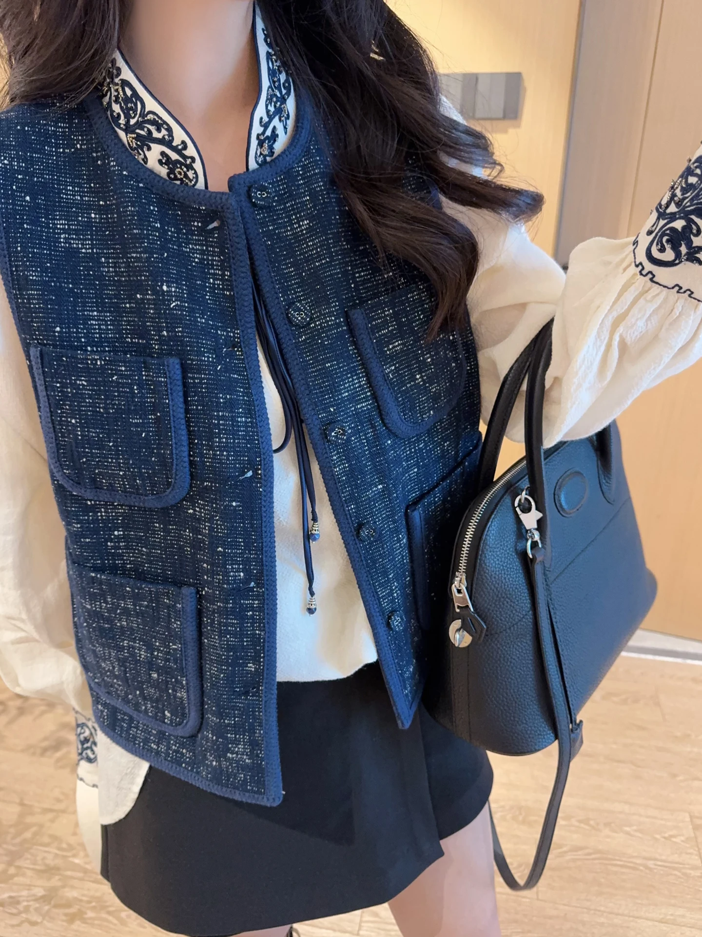 Casual Elegant Double-Sided Wear Linen Cotton Sleeveless Vest Jacket Women's Fashion Commute Style Short Outerwear
Casual Elegant Double-Sided Wear Linen Cotton Sleeveless Vest Jacket Women's Fashion Commute Style Short Outerwear