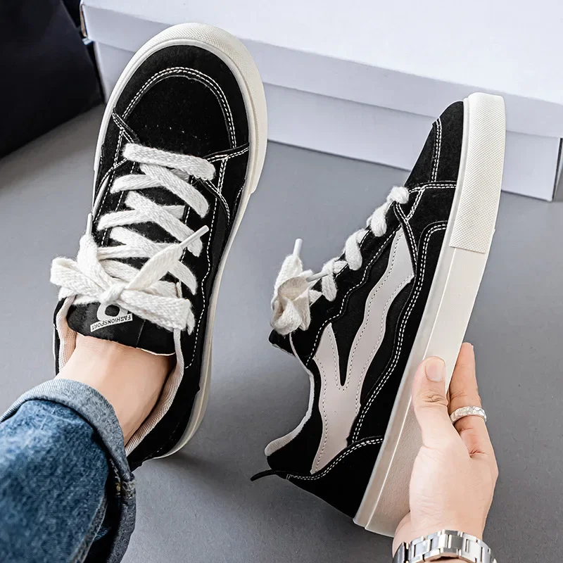 LiveDay/Мужская модная повседневная парусиновая обувь, дышащая спортивная обувь с низким берцем и резиновой подошвой, кожаная лоскутная обувь на плоской подошве
LiveDay/Мужская модная повседневная парусиновая обувь, дышащая спортивная обувь с низким берцем и резиновой подошвой, кожаная лоскутная обувь на плоской подошве