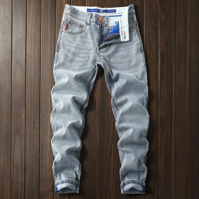 2026 Spring Summer Fashion Trendy Brand Light Blue Jeans For Men High Quality Slim Fit Stylish Casual Versatile Soft Comfortable
2026 Spring Summer Fashion Trendy Brand Light Blue Jeans For Men High Quality Slim Fit Stylish Casual Versatile Soft Comfortable