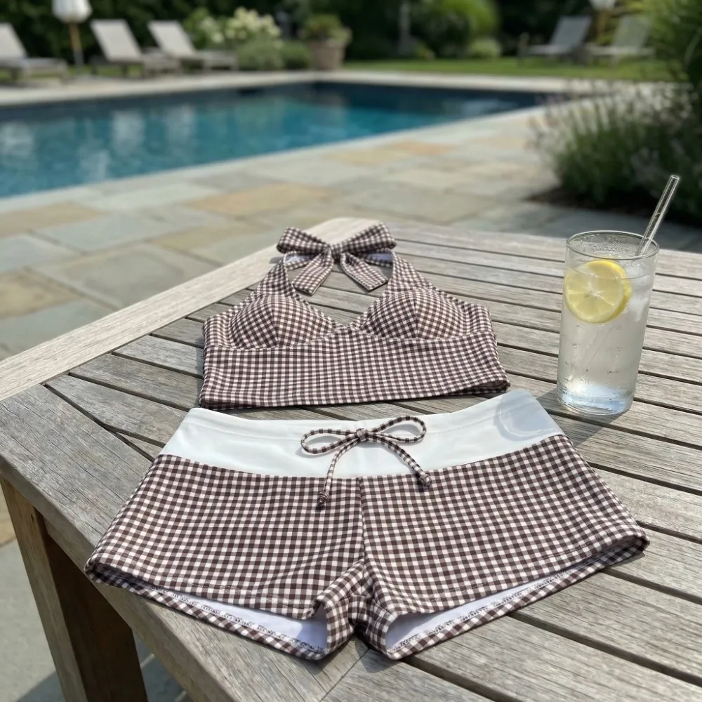 Модный комплект бикини из двух частей с лямкой через шею, в стиле Y2K, с V-образным вырезом, в клетку, летний, облегающий, в полоску, для отпуска
Модный комплект бикини из двух частей с лямкой через шею, в стиле Y2K, с V-образным вырезом, в клетку, летний, облегающий, в полоску, для отпуска