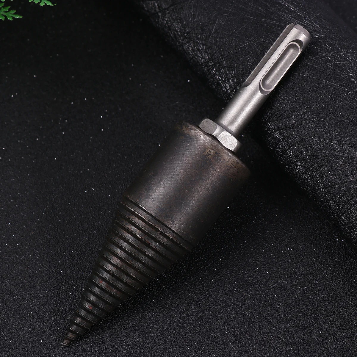 1Pcs 42Mm Wood Chopping Drill Bits Black Round Shank High Toughness Electric Wood Splitting Tool Efficient Fast Splitter
1Pcs 42Mm Wood Chopping Drill Bits Black Round Shank High Toughness Electric Wood Splitting Tool Efficient Fast Splitter