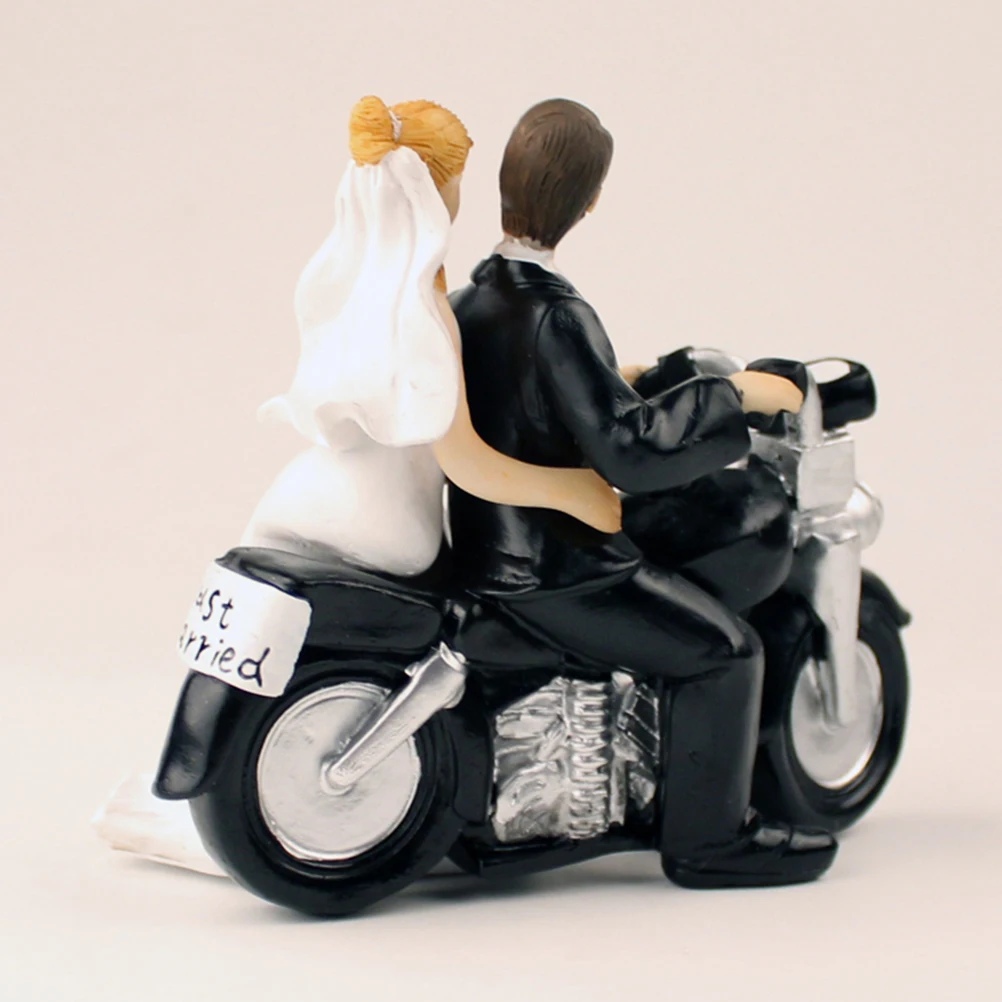 Wedding Cake Topper Bride Hug Groom Resin Figurine 13 5x5 5x12 cm Decorations Perfect Gift New Couples Wedding Party
Wedding Cake Topper Bride Hug Groom Resin Figurine 13 5x5 5x12 cm Decorations Perfect Gift New Couples Wedding Party