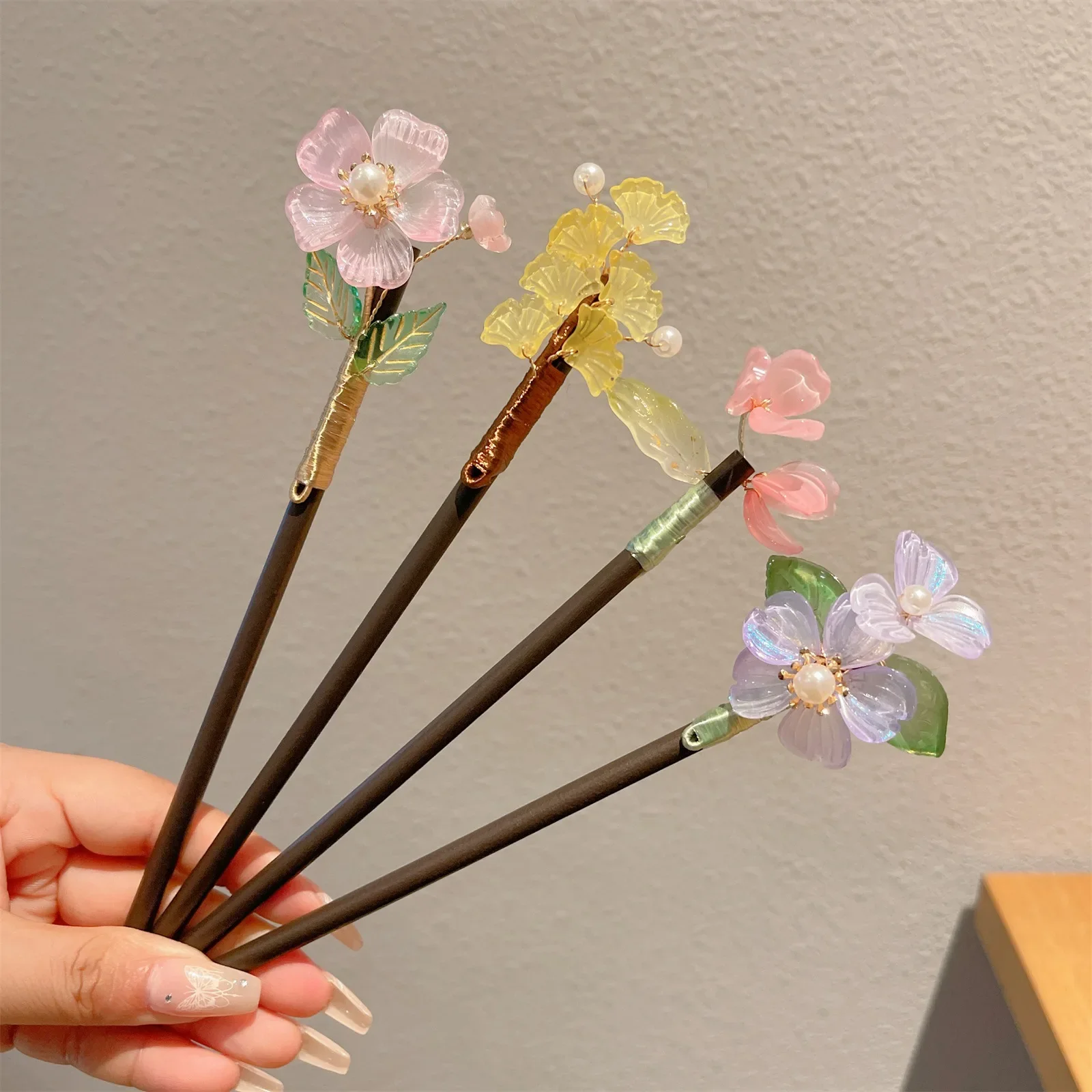 New Girls' Headwear Classical Wooden Hairpins Children's Hanfu Headwear Hairpins Hanfu Accessories Festival Accessories
New Girls' Headwear Classical Wooden Hairpins Children's Hanfu Headwear Hairpins Hanfu Accessories Festival Accessories