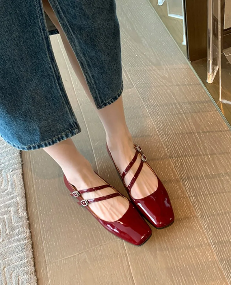Spring Autumn Women Double Buckle Mary Janes Shoes Patent Leather Dress Shoes High Heels Pumps Retro Ladies Shoe Black Red
Spring Autumn Women Double Buckle Mary Janes Shoes Patent Leather Dress Shoes High Heels Pumps Retro Ladies Shoe Black Red