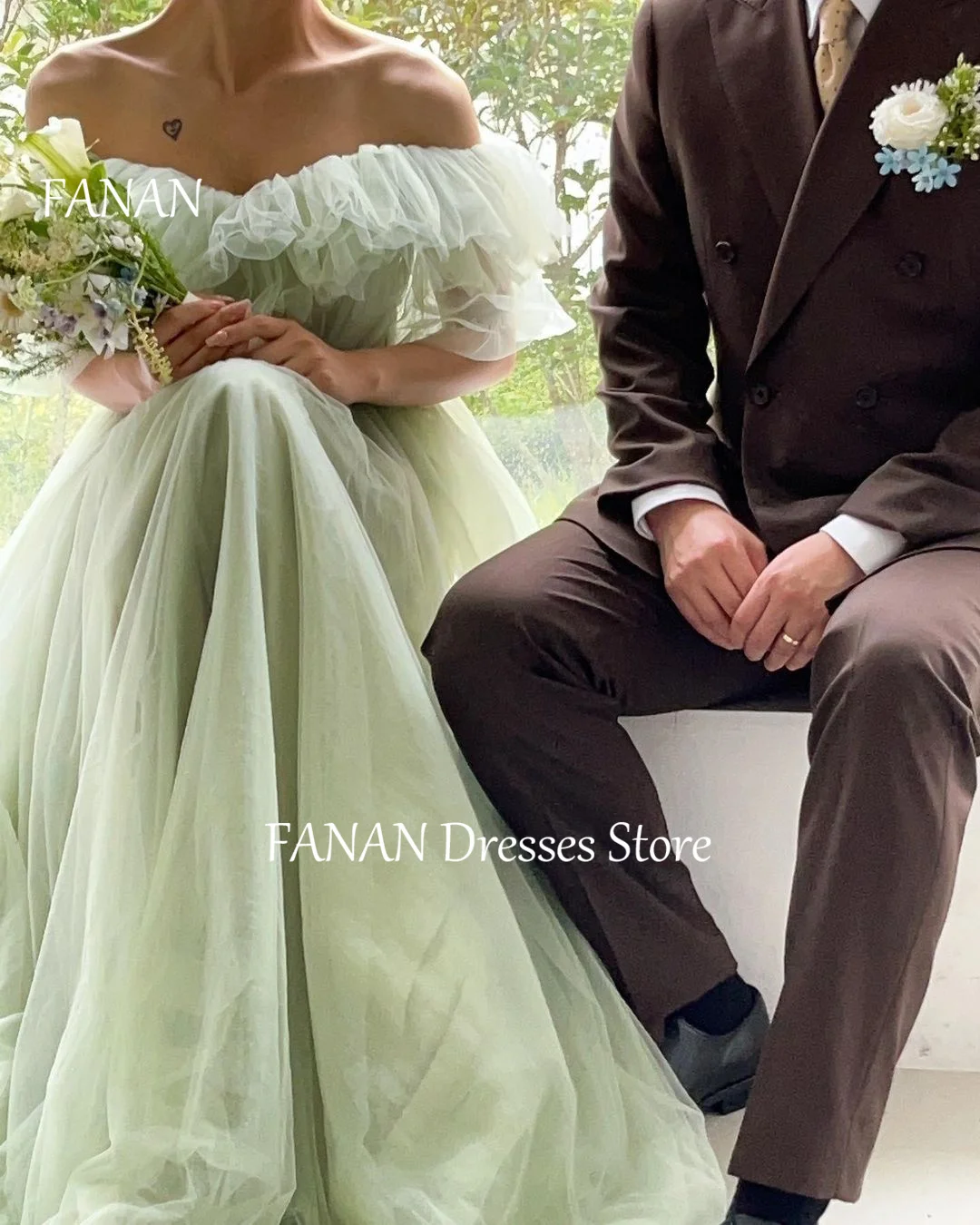 FANAN Off Shoulder Ruffles Simple Evening Party Dresses Korea Tulle Green A-Line Wedding Women Formal Gowns Event Prom Gowns
FANAN Off Shoulder Ruffles Simple Evening Party Dresses Korea Tulle Green A-Line Wedding Women Formal Gowns Event Prom Gowns