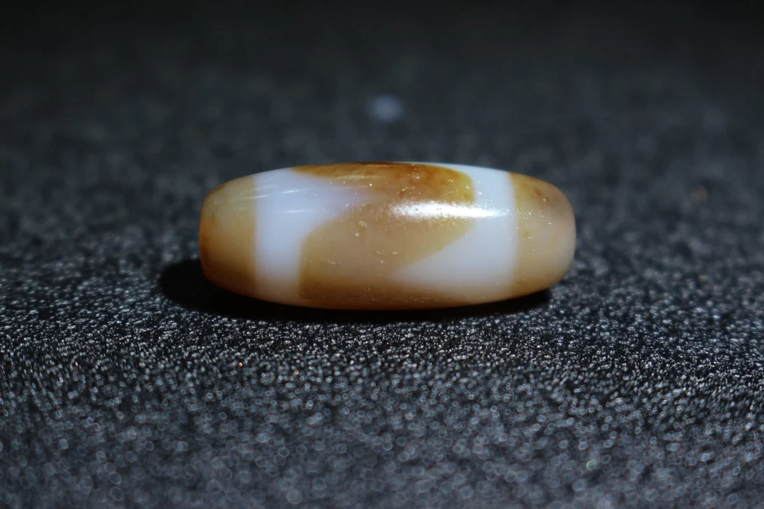 Tiger Tooth Dzi Old Material Beads Ancient Craftsmanship Natural Jewelry Charms Agate High-qualit
Tiger Tooth Dzi Old Material Beads Ancient Craftsmanship Natural Jewelry Charms Agate High-qualit