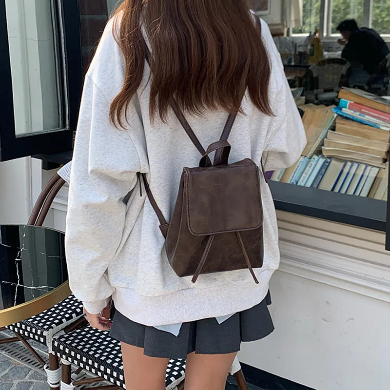 TRSYPHXM 2024.9.27 new Compact Retro American Brown Backpack 2024 new simple and versatile single Shoulder bag
TRSYPHXM 2024.9.27 new Compact Retro American Brown Backpack 2024 new simple and versatile single Shoulder bag