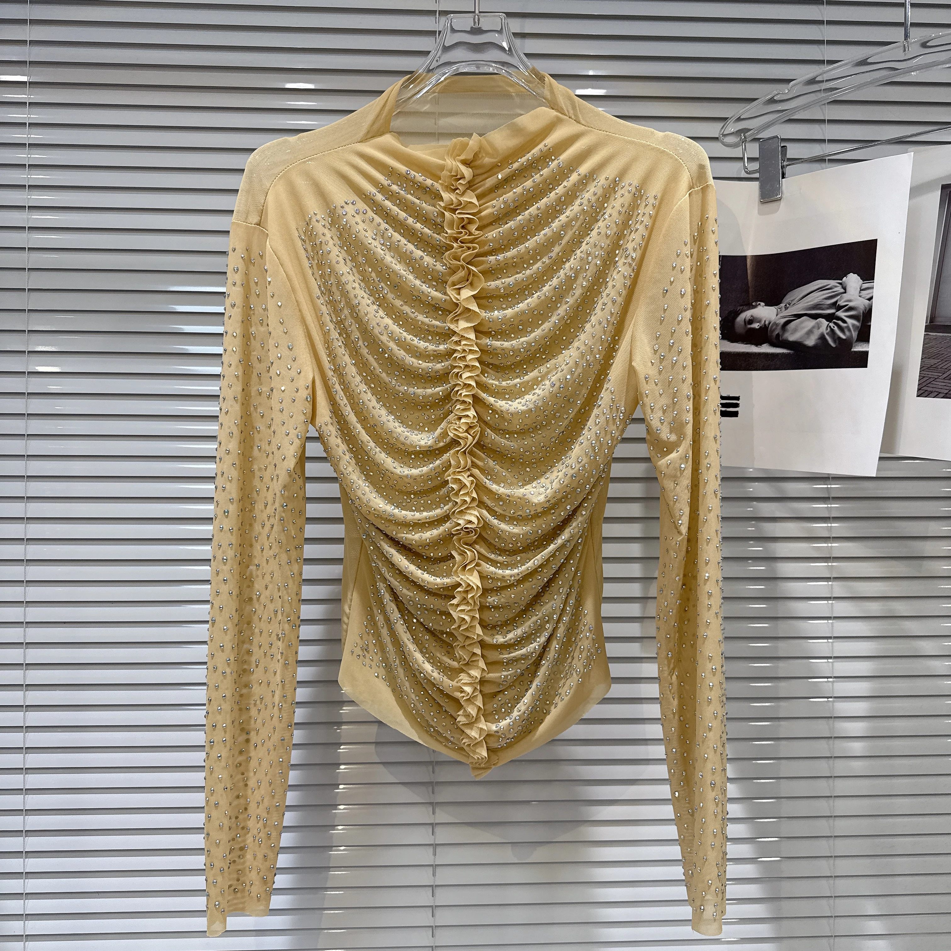 2025 Autumn New French Celebrity Pleated Heavy Industry Hot Diamond Mesh Long-sleeved T-shirt High Elastic Slim Tshirts Women
2025 Autumn New French Celebrity Pleated Heavy Industry Hot Diamond Mesh Long-sleeved T-shirt High Elastic Slim Tshirts Women