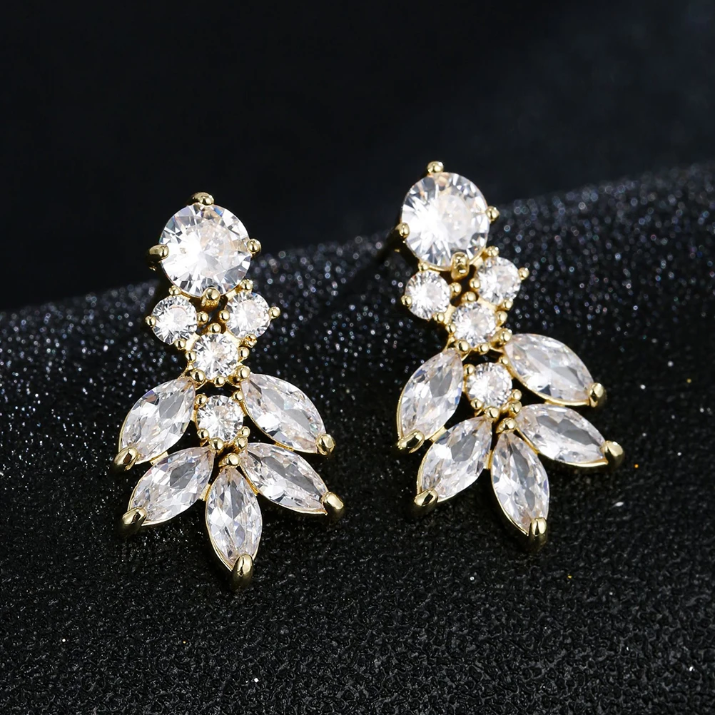 1Pair Wedding Bride Earrings Rhinestone Cluster Stud Earrings Bridesmaids Sparkling Lightweight Fashion Jewelry 
1Pair Wedding Bride Earrings Rhinestone Cluster Stud Earrings Bridesmaids Sparkling Lightweight Fashion Jewelry