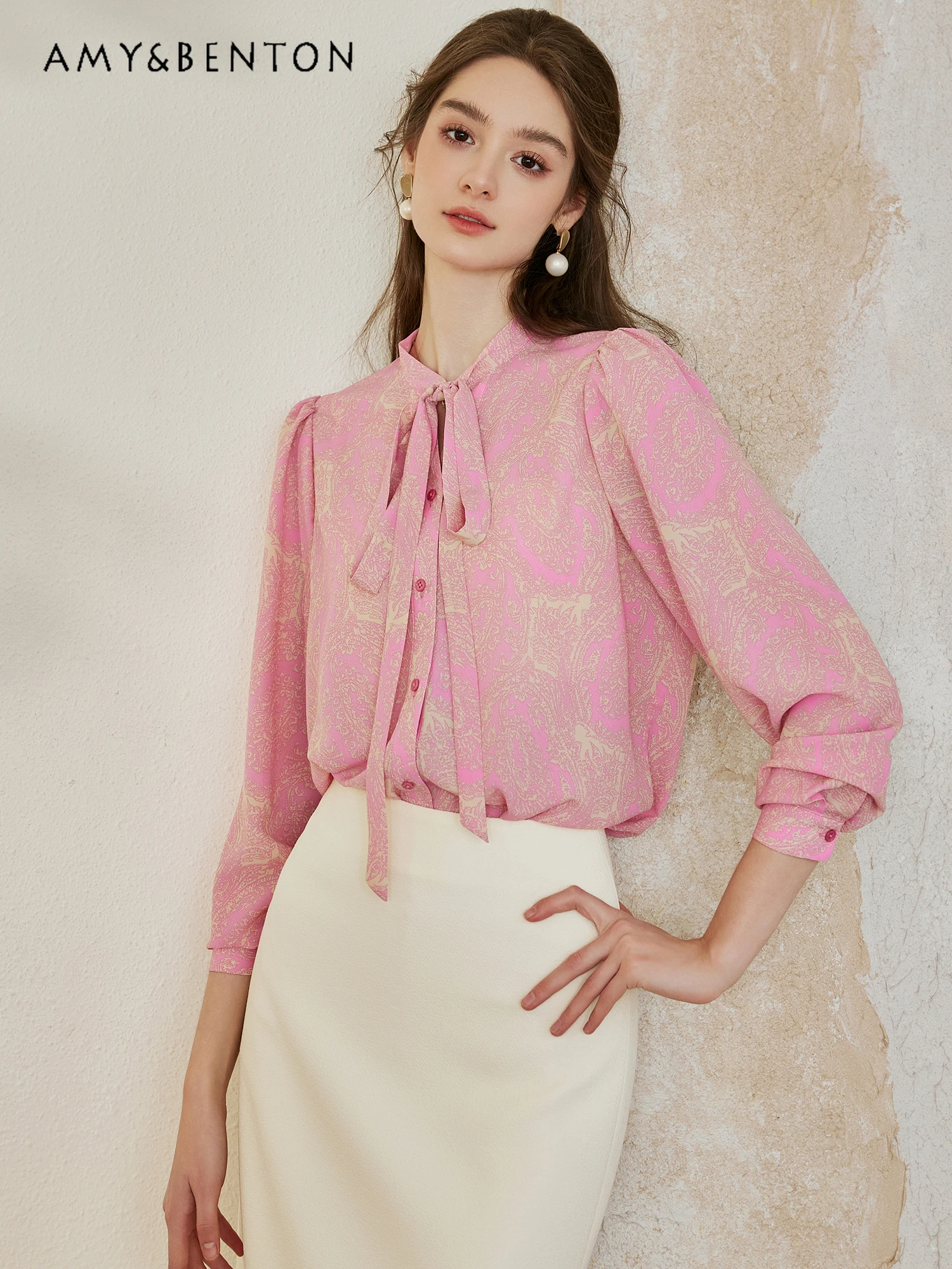 Elegant Gentle Printed Shirt 2024 Spring New Elegant Lace-up Bow Blouse Women Commuter Style Fashion Elegant Puff Sleeve Shirts
Elegant Gentle Printed Shirt 2024 Spring New Elegant Lace-up Bow Blouse Women Commuter Style Fashion Elegant Puff Sleeve Shirts