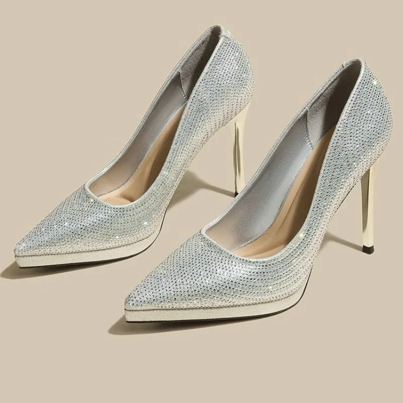 Fashionable and Elegant Slim, High Heel, Shallow Mouth, Slimming, Pointed Toe, Rhinestone Wedding Single Shoes
Fashionable and Elegant Slim, High Heel, Shallow Mouth, Slimming, Pointed Toe, Rhinestone Wedding Single Shoes