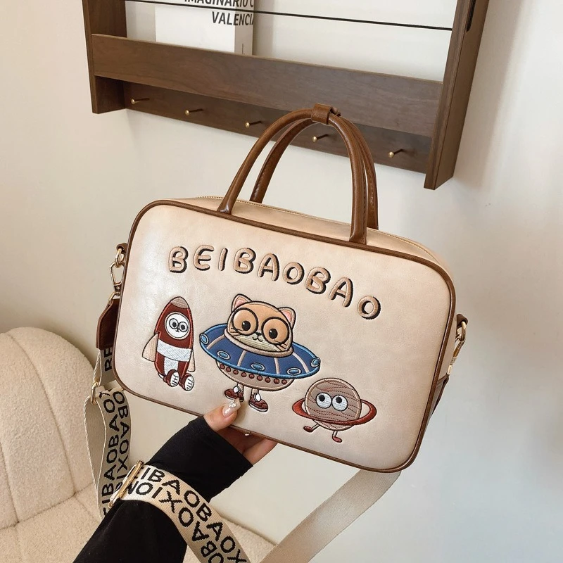 2025 Best Seller Bear Print Tote Bag Wide Strap Crossbody Purse for Women Spacious Work Commute Bag
2025 Best Seller Bear Print Tote Bag Wide Strap Crossbody Purse for Women Spacious Work Commute Bag