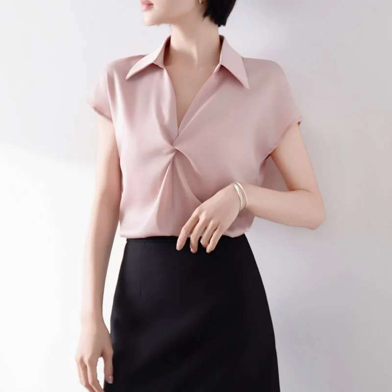 Fashion Women Satin Blouse 2025 Summer New V-neck Short-sleeved Sweet Pink Blouse Folds Design Office Lady OL Tops Elegant Shirt
Fashion Women Satin Blouse 2025 Summer New V-neck Short-sleeved Sweet Pink Blouse Folds Design Office Lady OL Tops Elegant Shirt