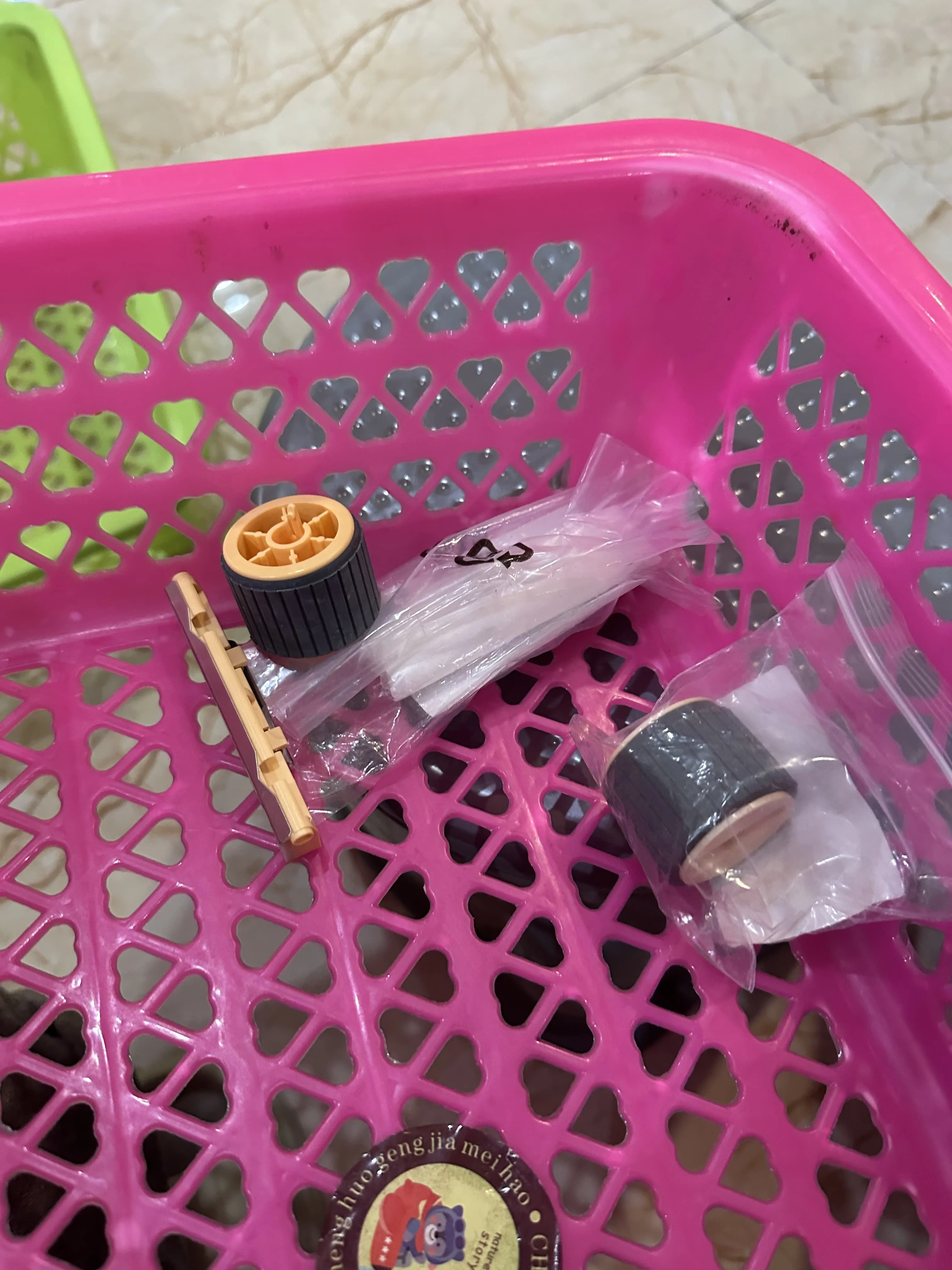 1 разделительная накладка ролика захвата для XEROX S1810 S2010 S2011 S2110 S2220 S2320 S2420 S2520 WorkCentre 5016 5020 C118 M118i
1 разделительная накладка ролика захвата для XEROX S1810 S2010 S2011 S2110 S2220 S2320 S2420 S2520 WorkCentre 5016 5020 C118 M118i