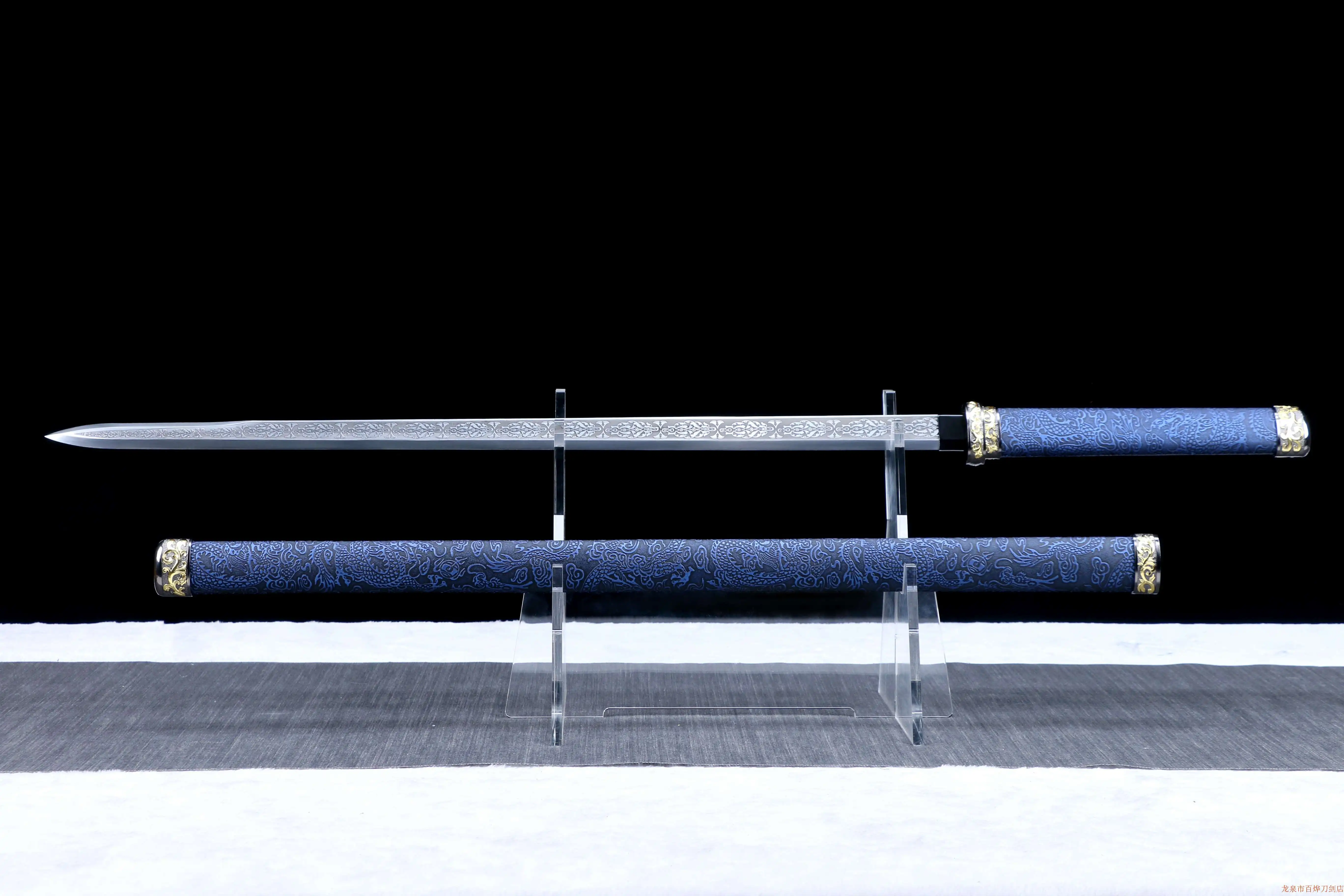 102 cm Medieval katana Blue Devil Sword full tang Battlefield Preparation Ninja Kung Fu Martial Arts Manganese Steel Templar Kni
102 cm Medieval katana Blue Devil Sword full tang Battlefield Preparation Ninja Kung Fu Martial Arts Manganese Steel Templar Kni