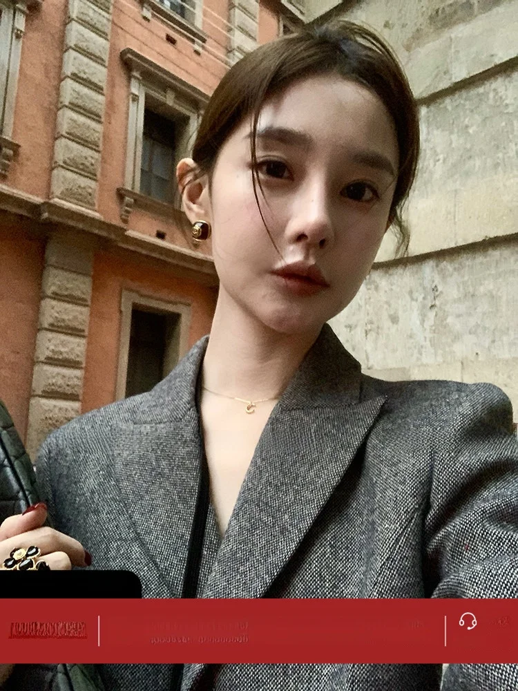 ART ME High Intelligence Series Wool Blend Work Commute Atmosphere Coat Skirt Set Two Colors W1878J2 Ladies Woolen Outerwear
ART ME High Intelligence Series Wool Blend Work Commute Atmosphere Coat Skirt Set Two Colors W1878J2 Ladies Woolen Outerwear