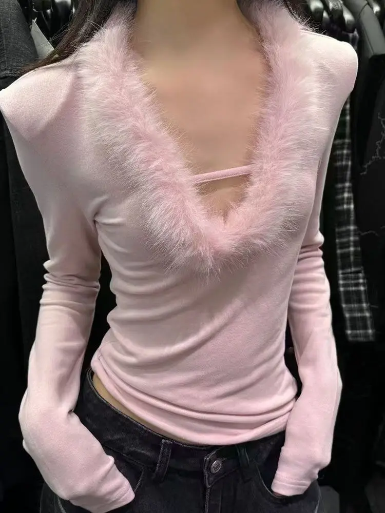 Deeptown Pink Faux Fur Women T-Shirts Black Elegant Sexy V Neck Long Sleeve Korean Fashion Tees Vintage Aesthetics Slim Casual
Deeptown Pink Faux Fur Women T-Shirts Black Elegant Sexy V Neck Long Sleeve Korean Fashion Tees Vintage Aesthetics Slim Casual